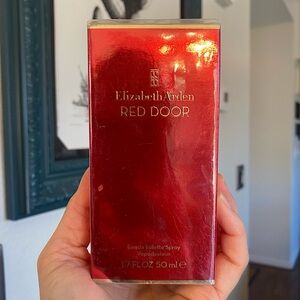 NIB Elizabeth Arden Red Door